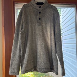 G.H. Bass & co Mens sweater Large new condition